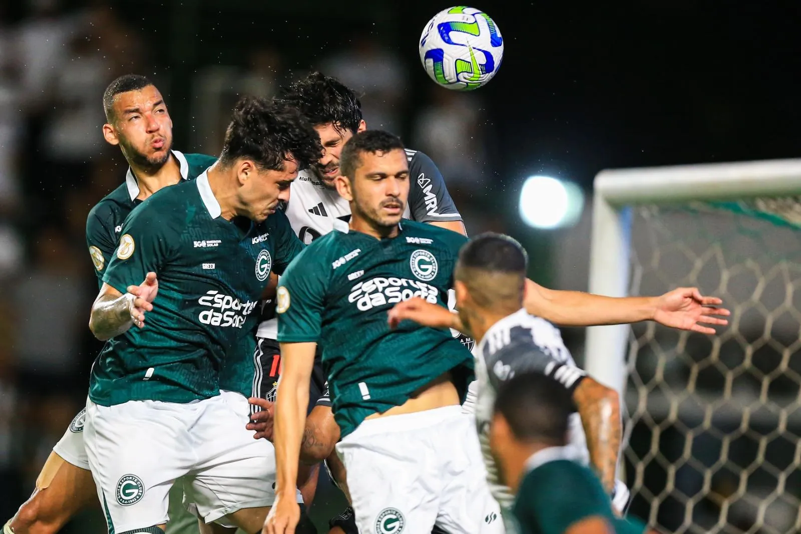 Goiás empata em 0x0 com o Atlético Mineiro e deixa escapar oportunidade de sair da zona de rebaixamento
